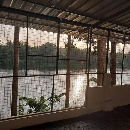 Stayberries River Rock Villa Athirapilly Kizhake Chālakudi Esterno foto