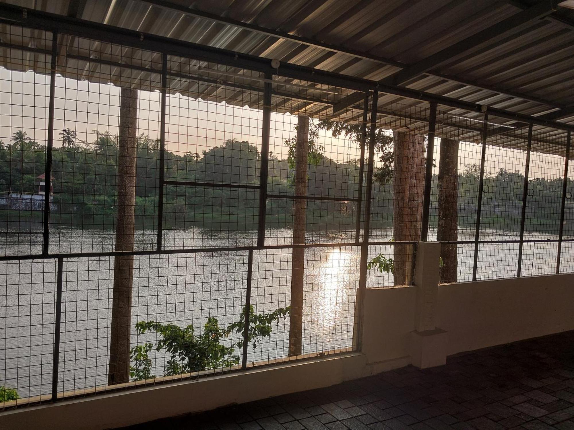 Stayberries River Rock Villa Athirapilly Kizhake Chālakudi Esterno foto