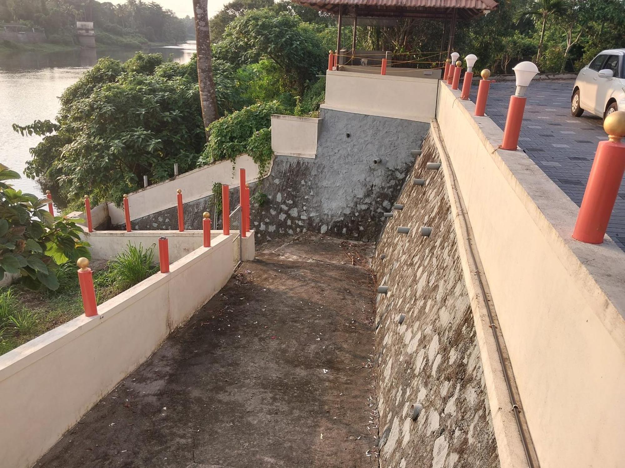 Stayberries River Rock Villa Athirapilly Kizhake Chālakudi Esterno foto