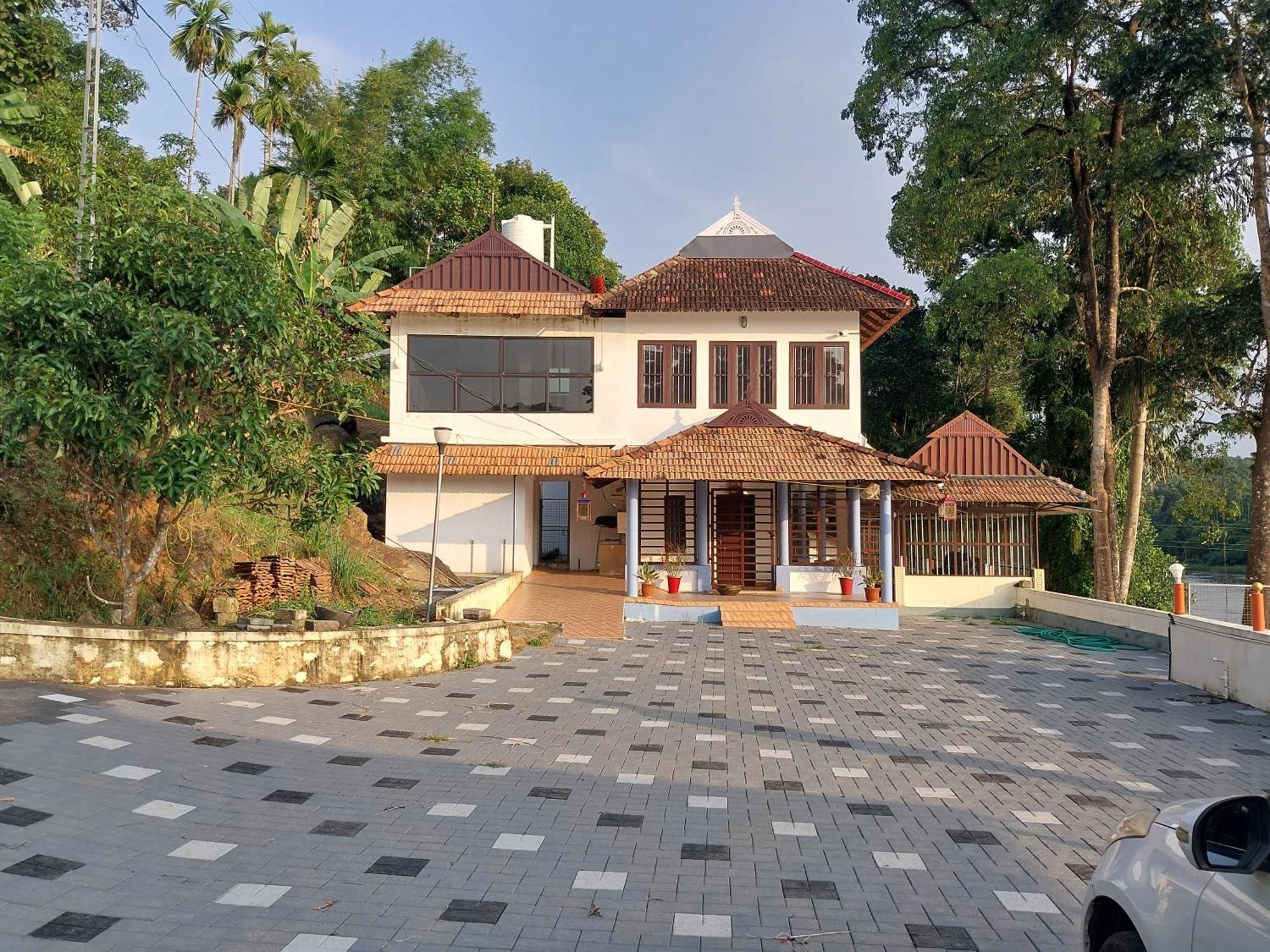 Stayberries River Rock Villa Athirapilly Kizhake Chālakudi Esterno foto